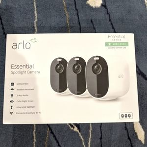 Arlo Essential Spotlight Camera 3 pack